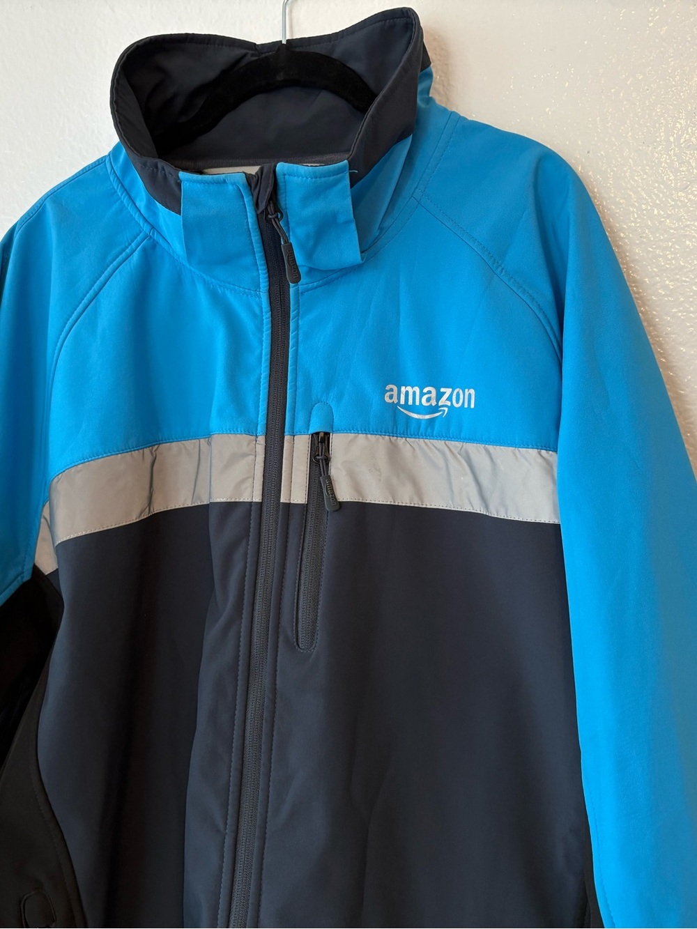 Official Amazon Driver Luly Yang Insulated Reflective Hooded Jacket Men’s XXL - Picture 5 of 15